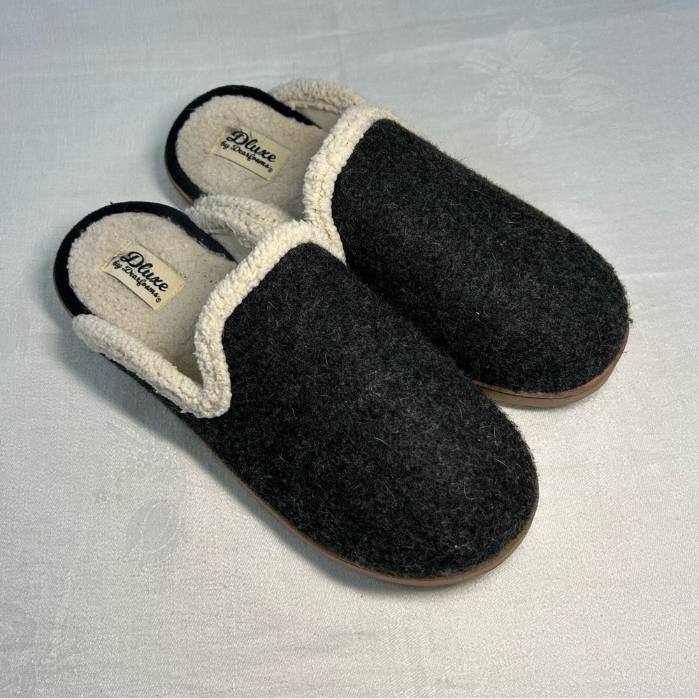 Dearfoams Navy and Cream Slip-On Slippers